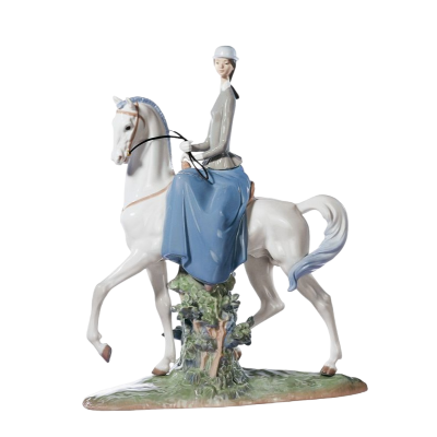 СТАТУЭТКА  WOMAN ON HORSE