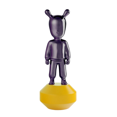THE GUEST LITTLE FIGURINE